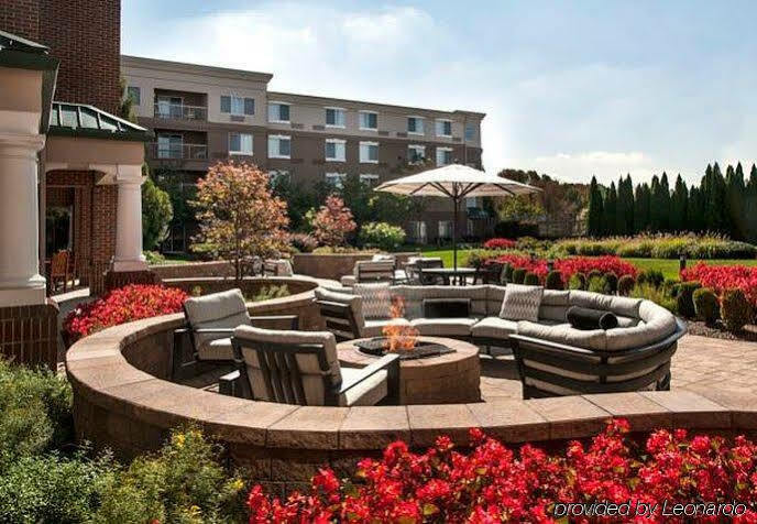 Courtyard By Marriott Hotel